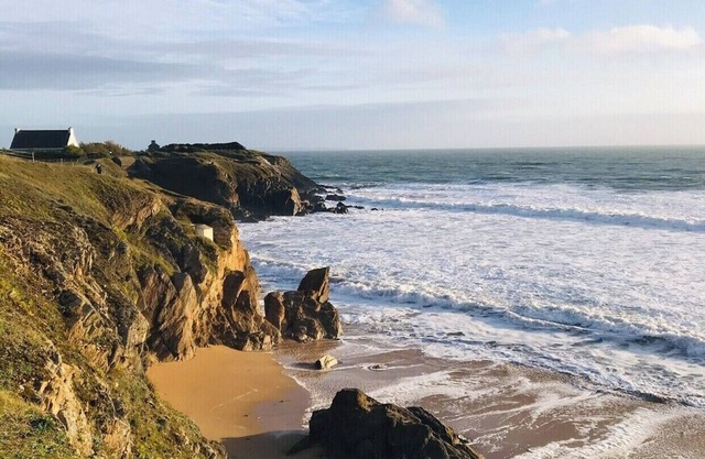 Pleasant recent house with sea and island views. Beaches at 750m