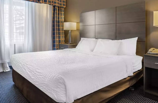 Pleasant room with bath close to the State Capital
