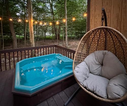 Pocono Hideout Family Home with Hot Tub Deck Sunroom Pool Big Bass Lake Larsen Lake Gouldsboro Clifton Township