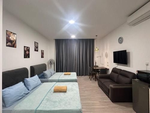 Podium Studio - 4 pax AEON Mall