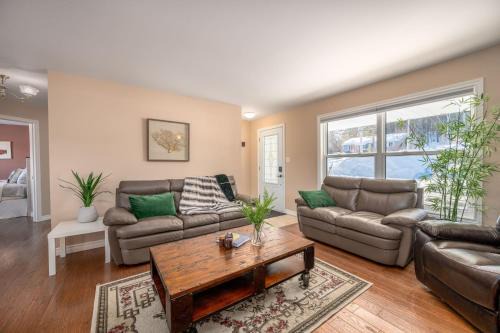 Point Of View I 55 SmartTV I Riverside I Sleeps 5