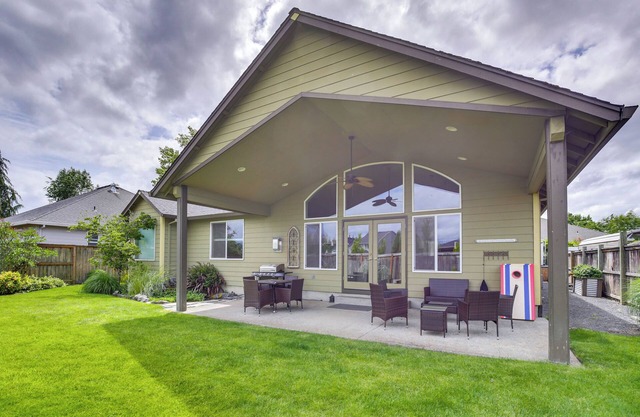 Polished McMinnville House < 2 Mi. from Town!