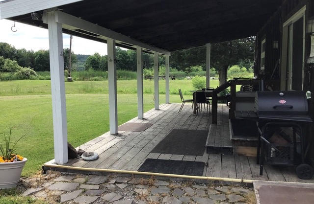 PondView Mountain Country House/Cabin on 70 acres with 5 Ponds