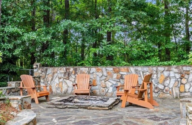 Pool among the Pines... Close to the airport near Southern Pines and Pinehurst