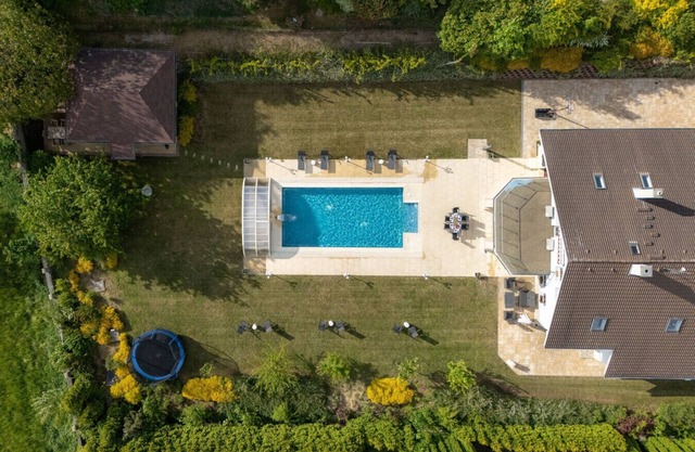 Pool cottage retreat near Prague