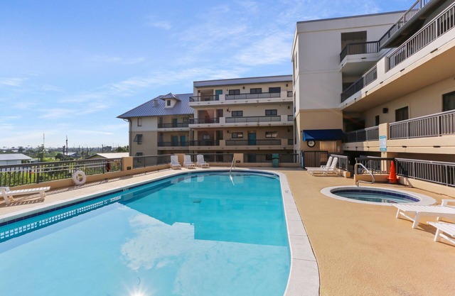 Pool, Elevator, Beachview ~ Club at Mexico Beach 2C