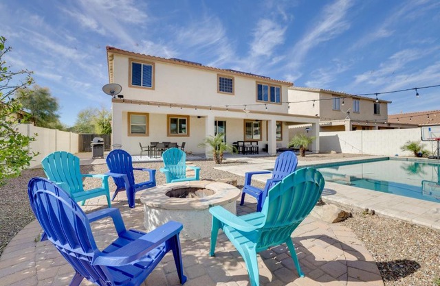 Pool, Fire Pit Family Home in Goodyear!