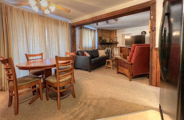 Pool & Hot Tub, Great Views, On Shuttle Route, and Game Room! Great Rates!