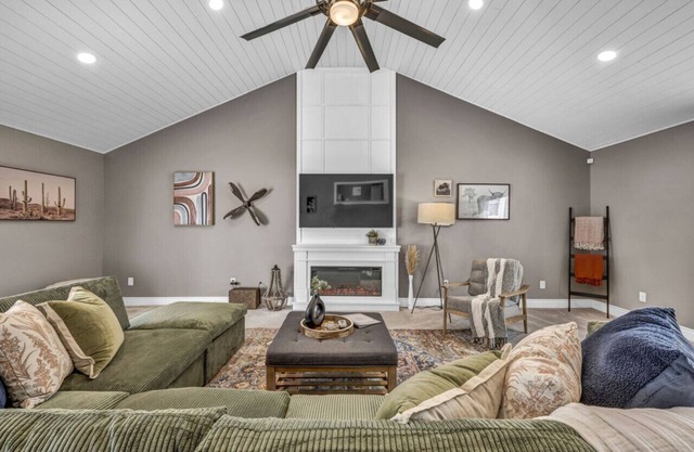 Pool|Hot Tub|Game Room|Sleeps 8