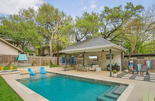 Pool & Spa in Tarrytown: Bike/Walk to Downtown & Zilker Park