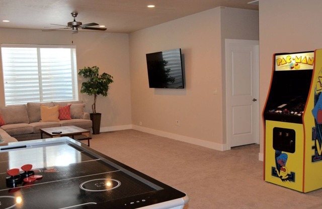 Pool + Theater + Arcade + Canyon View + Sleeps 22 + Across from pool entrance