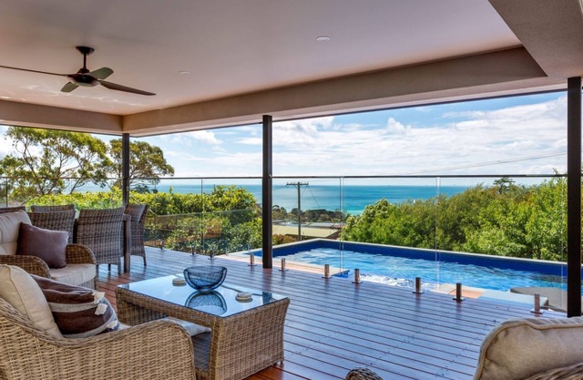POOLSIDE GETAWAY - DROMANA
