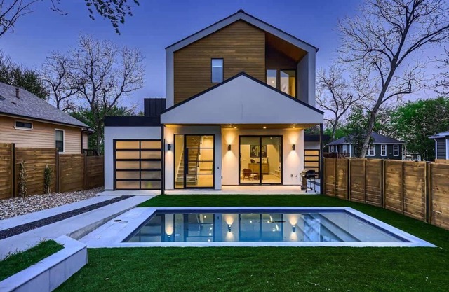 Poolside in SoCo-Ultimate Austin Luxe Experience!