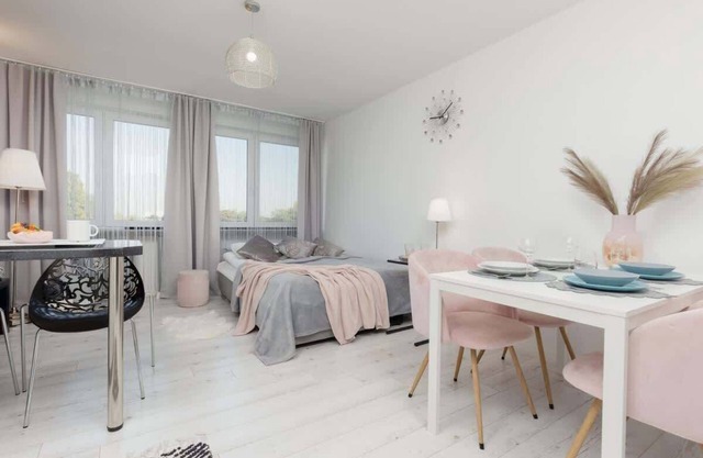 Popiełuszki 17C | Stylish Studio | Wi-Fi