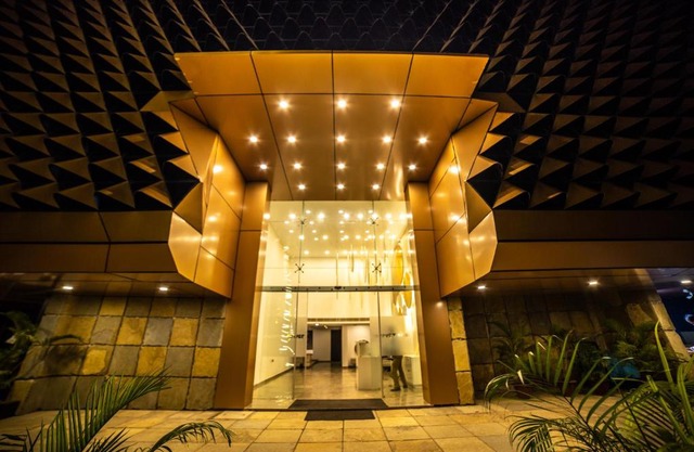 Poppys Tower (A UNIT OF POPPYS KNIT WEAR)