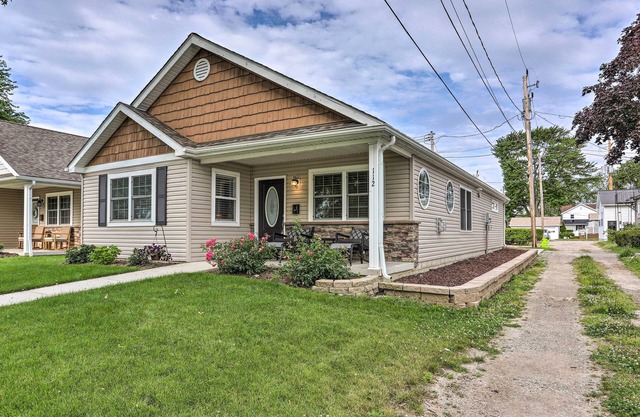 Port Clinton Home with Lake Views!