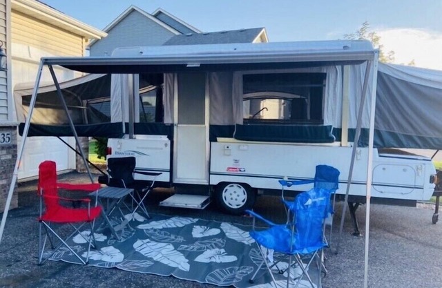 Portable Travel Popup Camper Pet Friendly AC/Heat