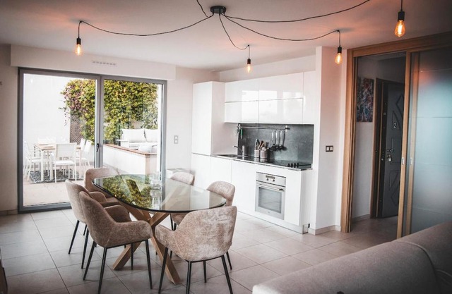 Porte de Monaco, duplex avec terrasse et parking