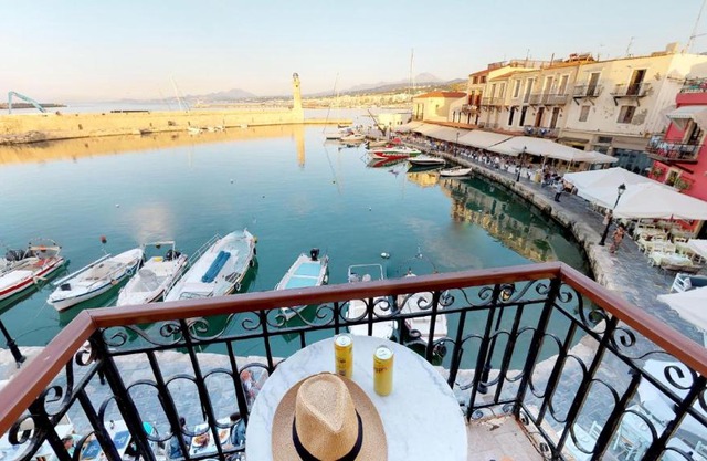 Porto Enetiko Suites