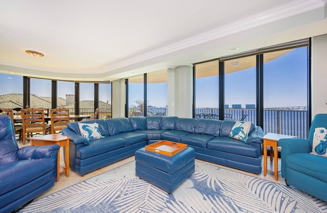 Poseidon House - Phoenix on the Bay 1333