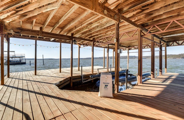 Possum Kingdom Lake House w/Shared Dock & Hot Tub
