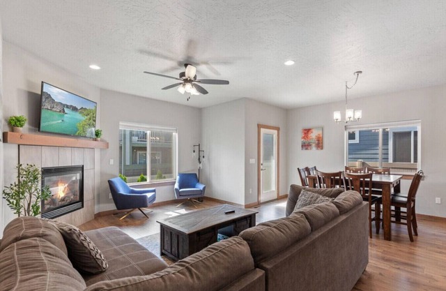 Post Falls Hideaway New 4 Bedroom Home Short Term