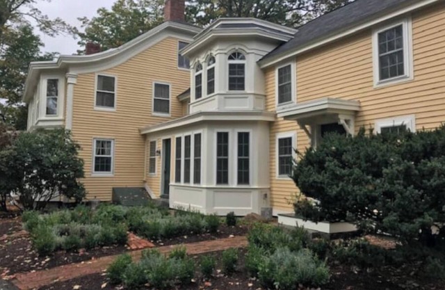 Potager Farm Historic Private Townhouse Sleeps 4 with Pool.