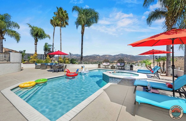 Poway Panorama Peak - Pool, Spa, Sleeps 24!