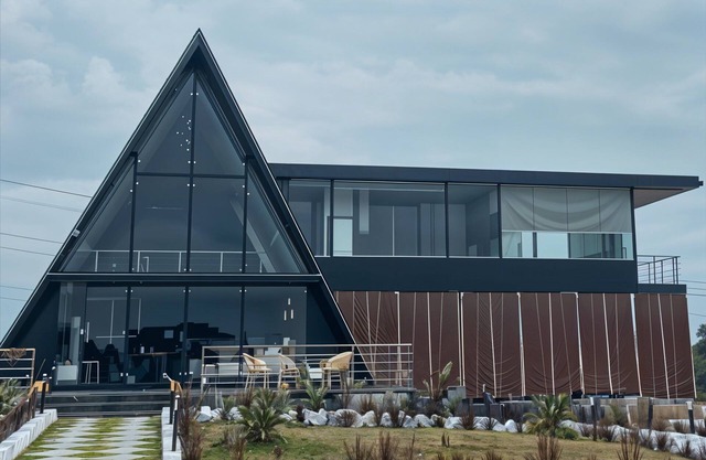 Praan Valley | A-Frame Stay w/Pool by Homeyhuts