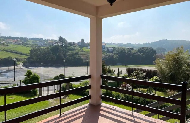 Precioso apartamento con terraza mirando al mar
