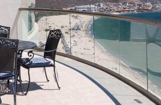 Premier Playa Blanca Penthouse 1410: 3 BR,3BA,Beachfront,Terrace,Hotel Service