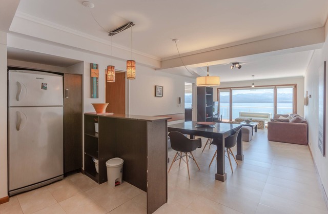 Premium Apartment Downtown W/Large Balcony and Stunning Views - AT2