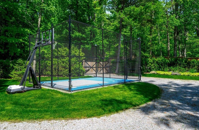 Premium family lakefront escape; 2 cottages, sandy shoreline, hot tub and more!