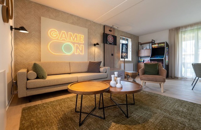 Premium Game 4p - Two Bedroom Villa, Sleeps 4
