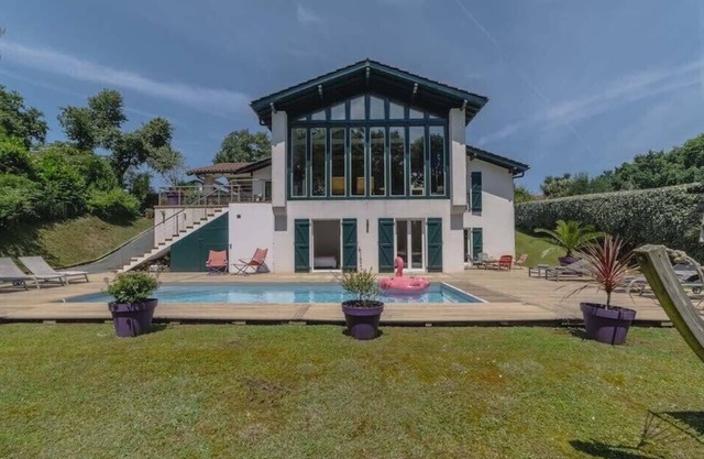 Premium house St Jean de Luz, heated pool
