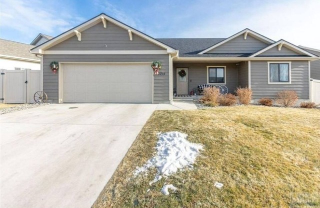 Premium Home with Fire Pit-Patio Private Park, Walking Path, Family Neighborhood