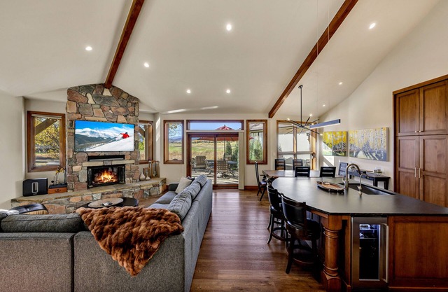 Premium Ski Home with Stunning Views and a Hot Tub! Seconds from Chair Lift!