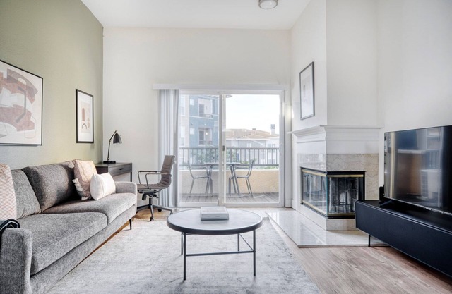 Premium Sunnyvale 1BR w/Gym, Sauna & W/D, nr 101 & 237, by Blueground