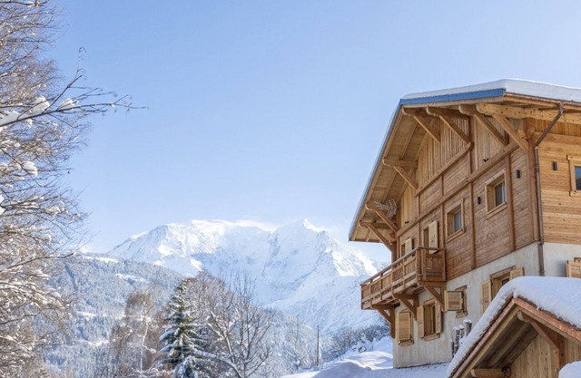 Prestige Chalet Saint Gervais Montblanc View Cinema room and games room