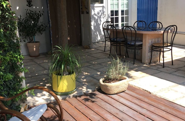 PRETTY DEPENDENCE IN PEACE AND SHADING, CLOSE TO ALL ACTIVITIES