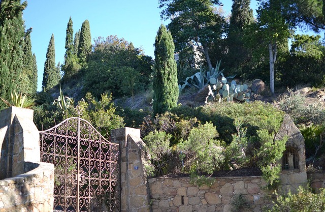 Pretty little villa with a splendid sea view Beach accessible on foot in 5 minutes