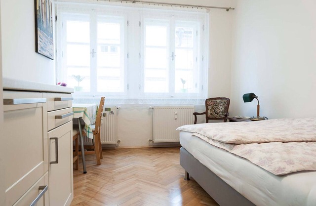 Pretty studio perfect for couples