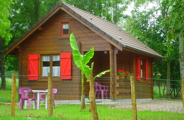 Pretty wooden Jura chalet for 2 people