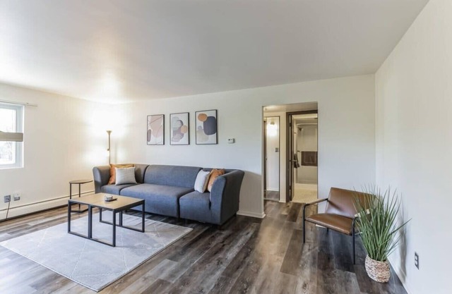 Prime Location! Cozy Stay by U of M