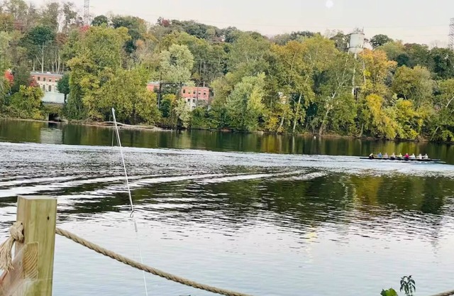 Prime Location/Easy Parking/Kayaks/River