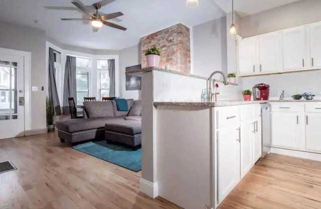PRIME Location - Parking Free - Top Rated - CLEAN