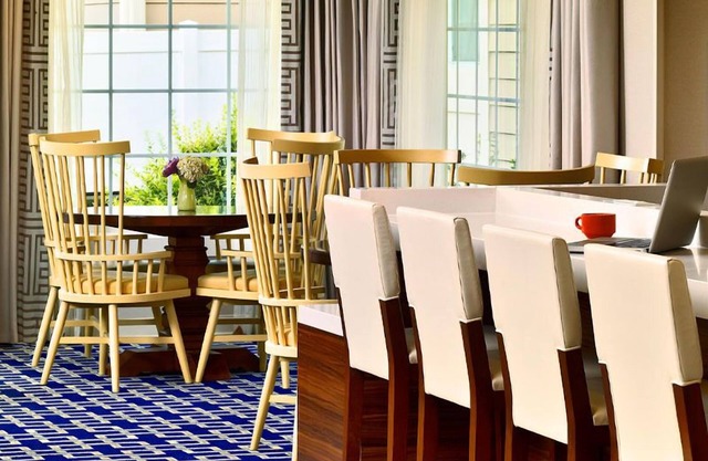 Prime Location! Stay in Princeton! Enjoy Outdoor Pool and Free Breakfast!