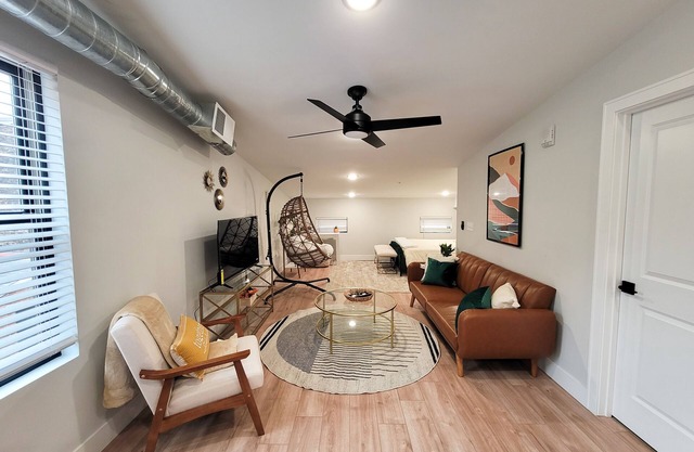 Prime OTR+QueenBed+50inTV+Near TQL+Studio+Equipped+Sleeps 4ppl