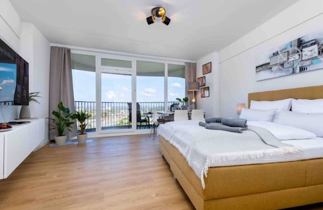 Primero Top-Apartment I 35qm Balcony Great View 22fl. I Center Kongress