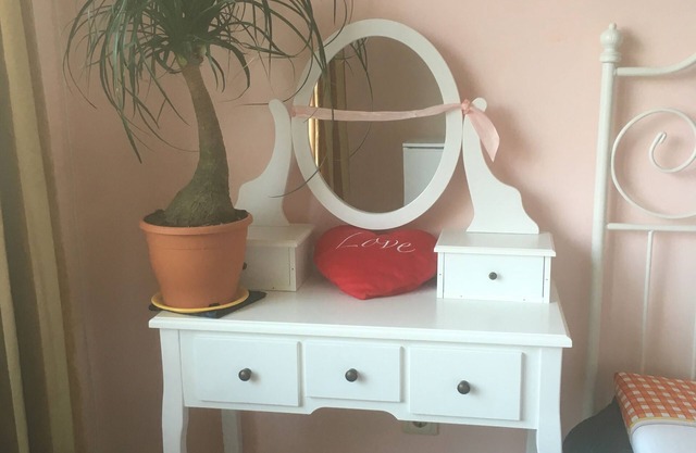 Princess room in Pool View apartment, big terrace over tennis court, bath&dusch.